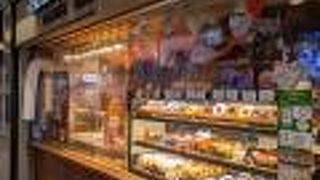 カラフルな柄のドーナツ