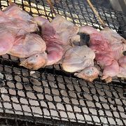 〈うずら〉が焼かれていました