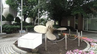 船の大きさに比べて小さく思えます