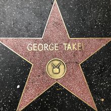 日系人のスター俳優、「スター・トレック」のジョージ・タケイ