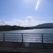 名蔵アンパルと名蔵湾を眺められる