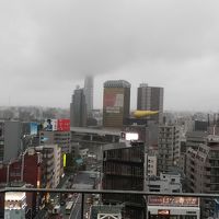 雨のテラス