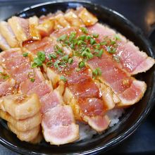 まぐろステーキ丼