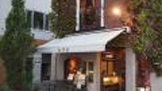 カラコロ広場からも近い