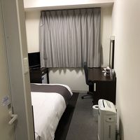 客室は標準的ビジネスホテル
