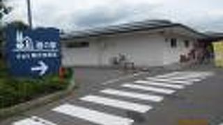 国道37号線に隣接して便利です