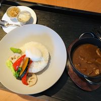 インルームダイニングの牛タンカレー