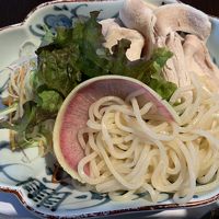 豚肉冷しゃぶ  パスタには全く味が点いていません。学校給食？