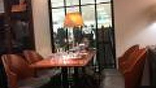 老舗菓子店のカフェ