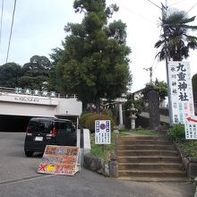 階段を上ると社殿があります。