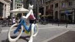 Statue La Chatte a Bicyclette