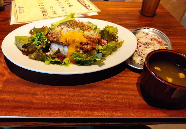 EST内のレストラン