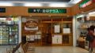 電車の待ち時間にも利用価値大の小さなカフェ