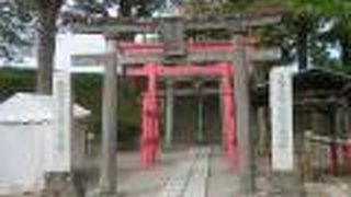 鶴ヶ城の守護神です