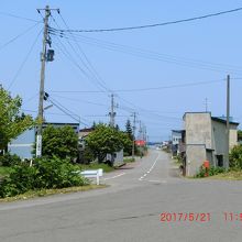 駅前から海方向を見た景色です。何もありませんでした。