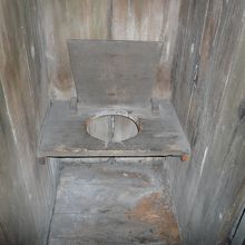 牢獄のトイレだ！