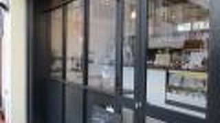 焼き菓子やケーキなどのお店です