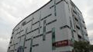 アウトレットとは反対側にあります