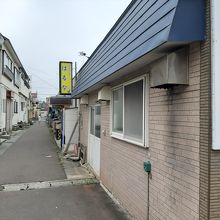 田名部神社脇の小路も飲み屋さんが並んでいました。