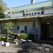 屋上から神社が見渡せます。