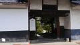 歴史を感じさせる立派な本陣跡