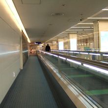 出口までの通路は全く面白みがありません