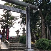 松江城の北！