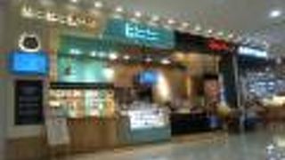 ねこねこ食パンやチーズケーキも