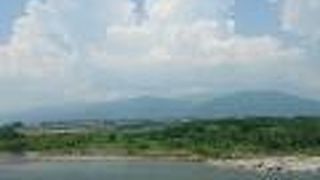 吉野川沿いの景色が楽しめる