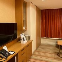 暖色系のインテリア。