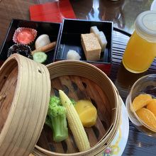 蒸し野菜、和食のお重