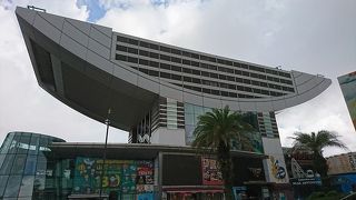 独特なデザインの建物