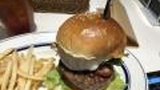 東京駅で本格的なハンバーガー