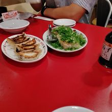 餃子はとにかく種類が豊富。