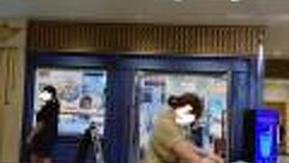 翌朝のパンを買う