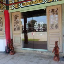 孔子廟内入り口