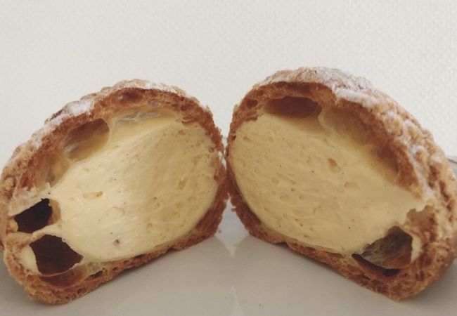 シュー皮サクサクの高級シュークリーム