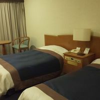 ベッドサイドにコンセントがない以外は綺麗で快適でした