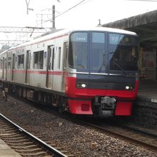 岐阜行普通電車到着、犬山遊園駅
