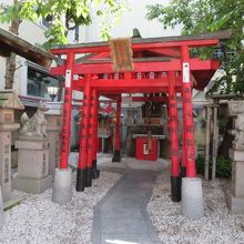 赤い鳥居が素敵です