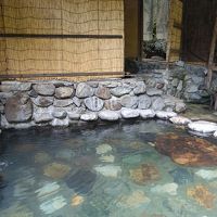 露天風呂を反対側から