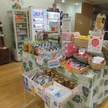 売店です