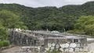 公園内にいろいろな文化財があります