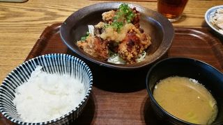 東京倶楽部ビルディング2階、食べすぎ必至、満足ランチでした。