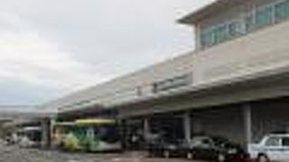 ターミナル内の喫煙室は閉鎖されていました