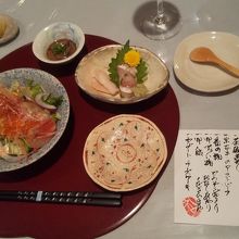 新鮮な魚介類を中心にしたミシュランガイドに掲載されたホテル。