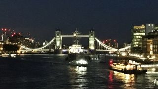 テムズ川にかかる大きな橋