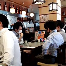 店内はちょい密