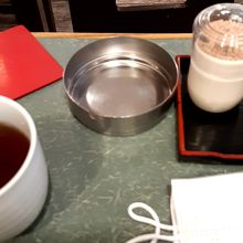 店内は、食後のたばこの臭い。最悪です。せめて分煙しろ。