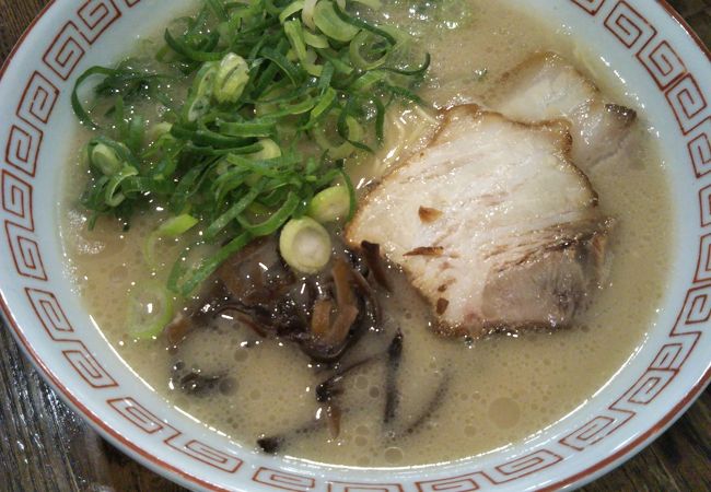 替え玉必須の長浜ラーメン